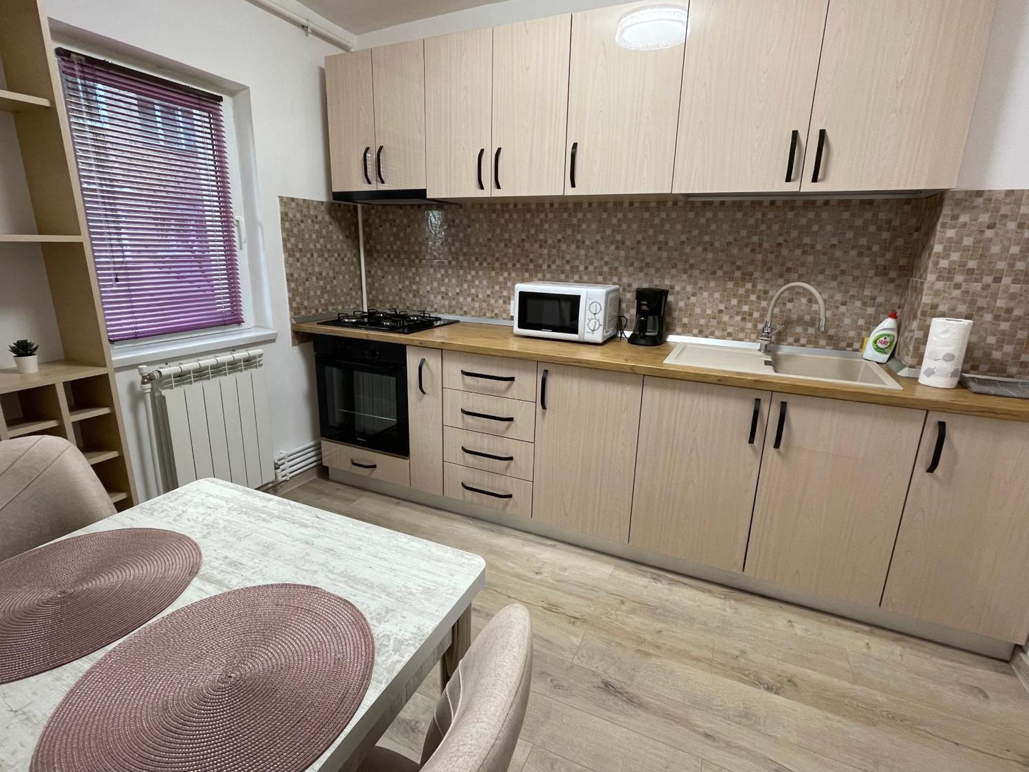 Grove Apartment Buzau Bagian luar foto